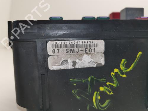 Fuse box HONDA CIVIC VIII Hatchback (FN, FK) 2.2 CTDi (FK3) | BP28989891E1 