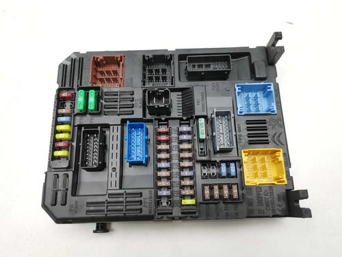Used Fuse box Fuse box 39443860 39443860