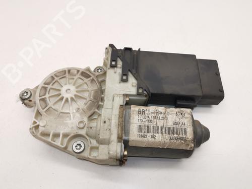 Rudehejsemotor forskærm venstre VW BORA I (1J2) 1.9 TDI (110 hp) 28999401