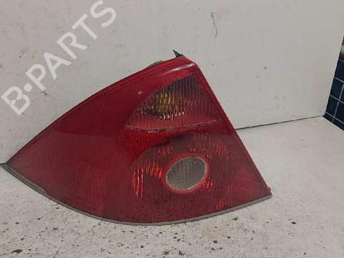 Achterlicht links FORD MONDEO III Saloon (B4Y) 2.0 TDCi (130 hp) 28997761