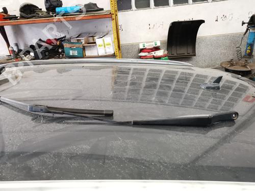 Used Front windshield wiper arm AUDI Q5 (8RB) [2008-2019]  28978577