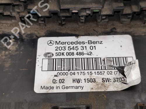 Fuse box MERCEDES-BENZ C-CLASS (W203) C 220 CDI (203.008) | BP30438180E1