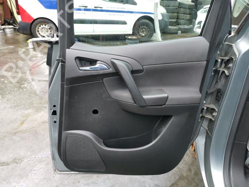 Bageste højre beklædning Bageste højre beklædning OPEL MERIVA B MPV (S10) 1.6 CDTI (75) (110 hp) 33801634 33801634