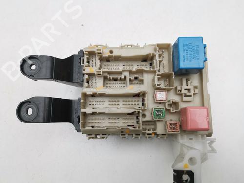 Used Fuse box TOYOTA AVENSIS Saloon (_T27_) 2.0 D-4D (ADT270_, ADT270R) (124 hp) 31686321