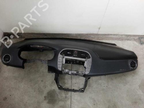 Used Dashboard FIAT BRAVO II (198_) 1.6 D Multijet (198AXH1B) (105 hp) 28998610