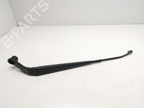 Used Front windshield wiper arm MITSUBISHI OUTLANDER III (GG_W, GF_W, ZJ, ZL, ZK) 2.0 4WD (GF7W) (150 hp) 28978840