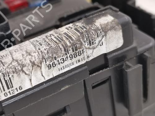 Fuse box CITROËN C5 I (DC_) 2.2 HDi (DC4HXB, DC4HXE) | BP28983140E1