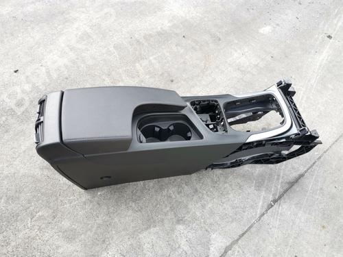 Used Armrest / Center console Armrest / Center console OPEL INSIGNIA A (G09) 2.0 CDTI (68) (140 hp) 40216424 40216424