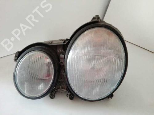 Venstre forlygte MERCEDES-BENZ E-CLASS (W210) E 270 CDI (210.016) (170 hp) 28985391