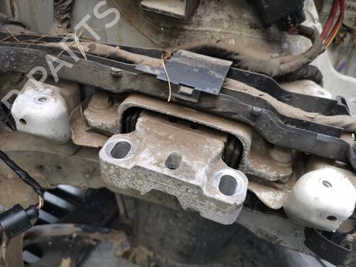 Used Engine mount Engine mount VW CADDY III Box Body/MPV (2KA, 2KH, 2CA, 2CH) 1.9 TDI (75 hp) 40217960 40217960