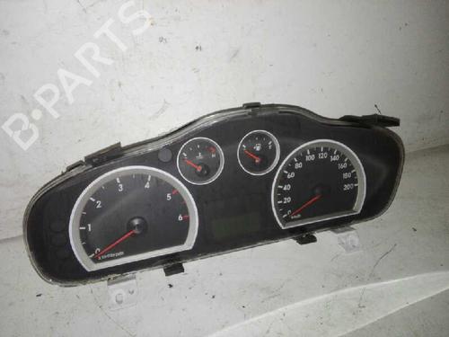Used Instrument cluster HYUNDAI SANTA FÉ I (SM) 2.0 CRDi (113 hp) 28992441