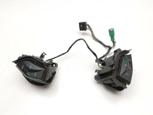 Used Steering wheel controls FORD FOCUS III Saloon 1.6 TDCi (115 hp) 28981126