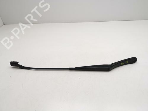 Used Front windshield wiper arm Front windshield wiper arm 39445889 39445889