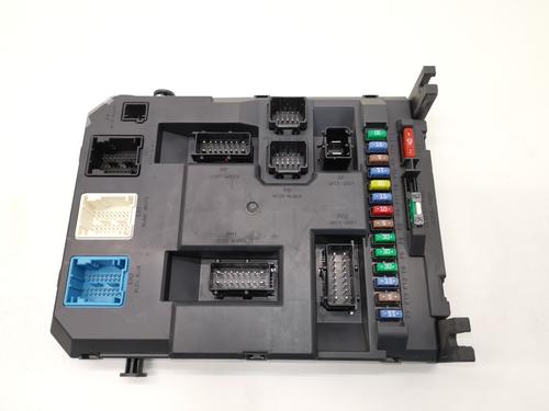 Used Fuse box DS DS 3 (SA_) 1.6 BlueHDi 100 (SABHY0, SABHYT) (99 hp) 28991893