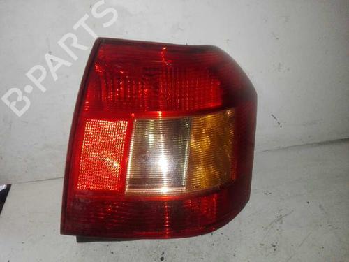 Højre baglygte TOYOTA COROLLA (_E12_) 2.0 D-4D (CDE120R, CDE120L_) (116 hp) 28997234