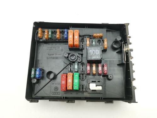 Used Fuse box Fuse box 39438639 39438639