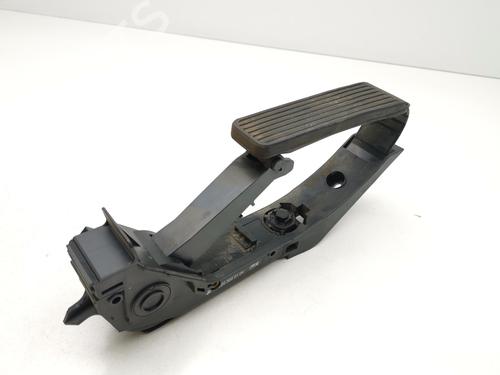 pedal-mercedes-benz-s-class-w221-v221-2005-2006-2007-2008-2009-2010-2011-2012-2013-39439132 main image