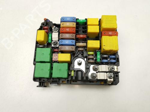 Used Fuse box Fuse box 39439090 39439090