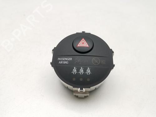 Used Warning switch TOYOTA YARIS (_P13_) 1.5 Hybrid (NHP130_, NHP130) (101 hp) 29810969