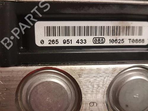 ABS pump PEUGEOT 5008 (0U_, 0E_) 2.0 HDi 150 / BlueHDi 150 | BP28994780M43 