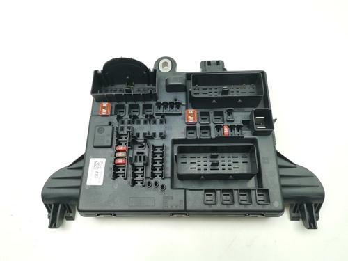 Used Fuse box Fuse box 39441280 39441280