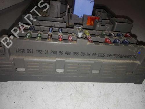 Fuse box CITROËN C5 I (DC_) 2.0 HDi (DCRHZB, DCRHZE) | BP28987239E1