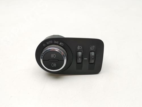 Used Headlight switch OPEL MERIVA B MPV (S10) 1.6 CDTI (75) (110 hp) 28979393