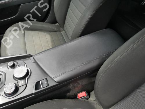 Used Armrest / Center console Armrest / Center console 36785625 36785625