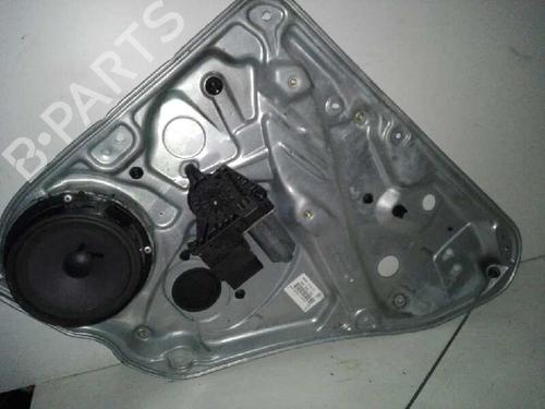 Lève-vitre arrière droit VW PASSAT B5.5 (3B3) 1.9 TDI (130 hp) 28987531