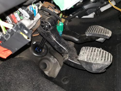 Used Clutch pedal CITROËN C4 CACTUS 1.6 BlueHDi 100 (99 hp) 28984346