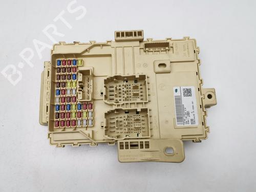 Used Fuse box Fuse box 39442663 39442663
