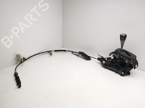Used Gear lever TOYOTA YARIS (_P13_) 1.5 Hybrid (NHP130_, NHP130) (101 hp) 29824702