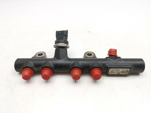 Used Injection rail RENAULT CLIO II (BB_, CB_) [1998-2016]  28980519