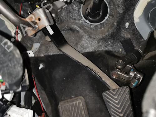 Used Clutch pedal Clutch pedal KIA SPORTAGE III (SL) 1.7 CRDi (116 hp) 40216408 40216408