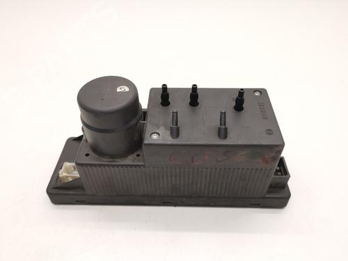 Used Comfort control module MERCEDES-BENZ E-CLASS (W210) E 220 CDI (210.006) (143 hp) 28990982