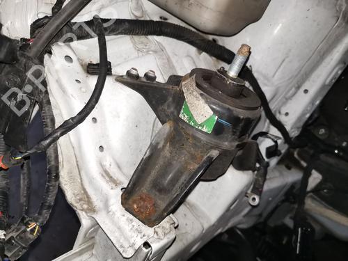 Used Engine mount Engine mount KIA SPORTAGE III (SL) 1.7 CRDi (116 hp) 40216410 40216410