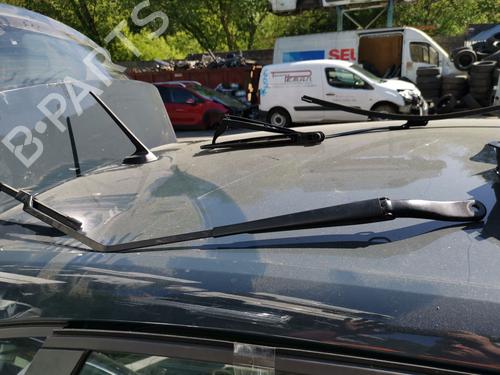 Used Front windshield wiper arm RENAULT CAPTUR II (HF_) [2020-2025]  29358220