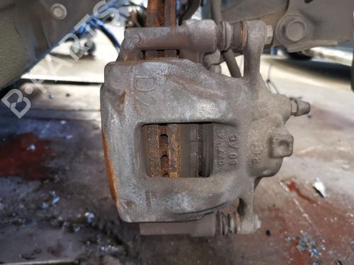 Used Right front brake caliper Right front brake caliper TOYOTA AURIS (_E18_) 1.4 D-4D (NDE180_, NDE180R) (90 hp) 40218252 40218252