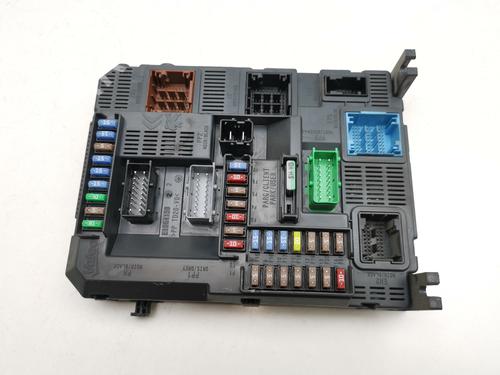 Used Fuse box PEUGEOT 208 I (CA_, CC_) [2012-2021]  30301185