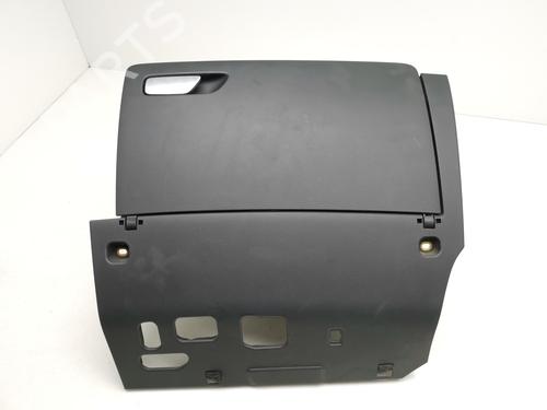 handskerum-audi-a3-8v1-8vk-2012-2013-2014-2015-2016-2017-2018-2019-2020-39436580 main image