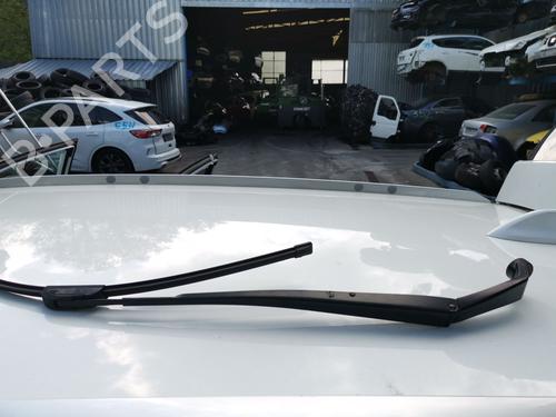 Used Front windshield wiper arm HONDA CR-V IV (RM_) 1.6 i-DTEC (RE6) (120 hp) 28982267