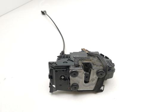 front-right-lock-renault-trafic-iii-van-fg_-2014-39438310 main image