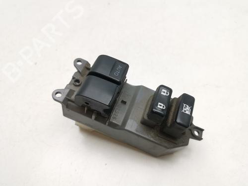Used Left front window switch TOYOTA YARIS (_P13_) 1.5 Hybrid (NHP130_, NHP130) (101 hp) 29810971