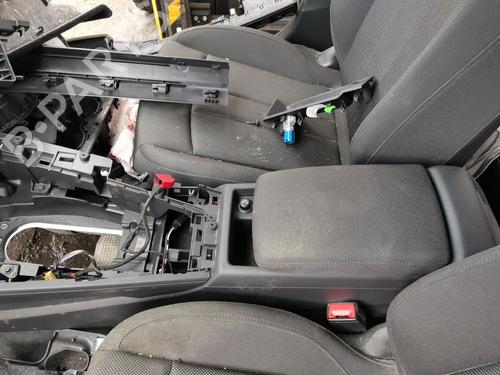 Used Armrest / Center console Armrest / Center console AUDI A4 Allroad B9 (8WH, 8WJ) 2.0 TDI quattro (150 hp) 40216713 40216713