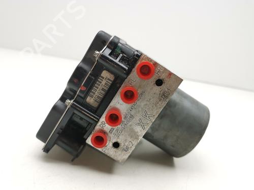 Used ABS pump TOYOTA AURIS (_E18_) 1.4 D-4D (NDE180_, NDE180R) (90 hp) 28992450