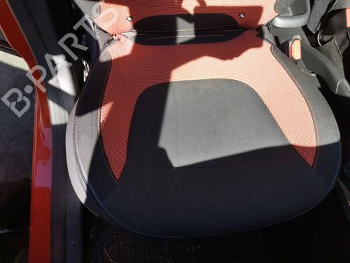 Right front seat RENAULT CAPTUR I (J5_, H5_) 1.5 dCi 90 (J5N4, J5M5, J5MW, J5M6, J5AL, J5AJ) | BP40216746C16 - Image 3