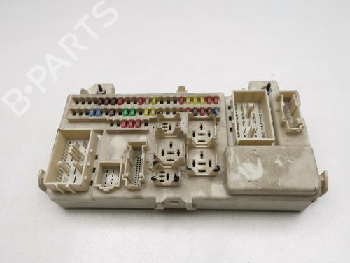 Used Fuse box Fuse box 37522922 37522922