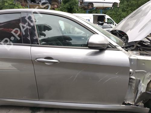 Used Right front door Right front door 37215913 37215913