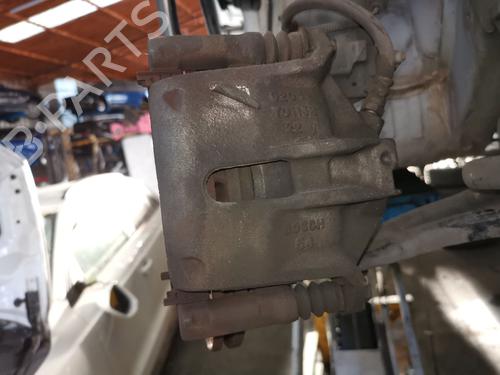 Used Right front brake caliper Right front brake caliper CITROËN C4 CACTUS 1.6 BlueHDi 100 (99 hp) 40218082 40218082