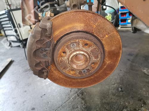 Used Left front steering knuckle RENAULT CAPTUR I (J5_, H5_) [2013-2026]  31646254